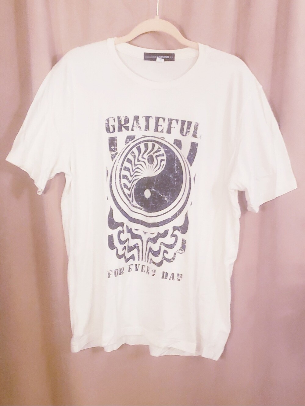 VICI COLLECTION GRAPHIC TEE
